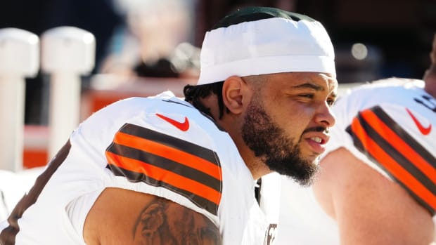 Nick Harris has signed with the Seahawks after four seasons in Cleveland.